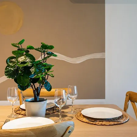 Calina - 3br W Pool & Balcony In Mackenzie * Lárnaka