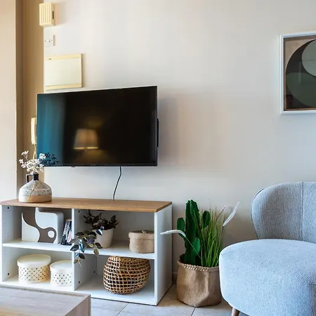 Calina - 3br W Pool & Balcony In Mackenzie Apartman *