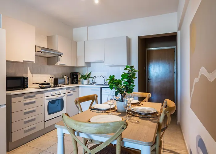 Апартаменты Calina - 3br W Pool & Balcony In Mackenzie Ларнака