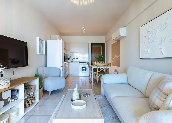 Апартаменты Calina - 3br W Pool & Balcony In Mackenzie *