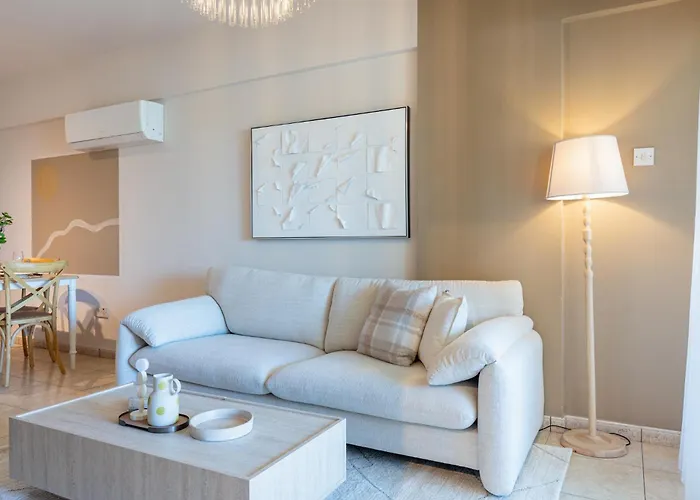 Апартаменты Calina - 3br W Pool & Balcony In Mackenzie