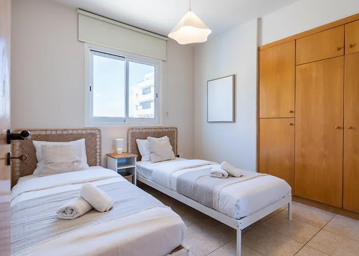 Апартаменты Calina - 3br W Pool & Balcony In Mackenzie Ларнака