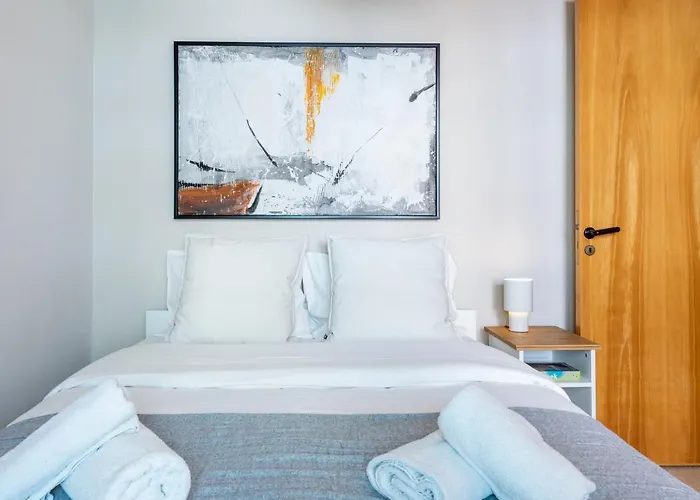 Апартаменты Calina - 3br W Pool & Balcony In Mackenzie Ларнака